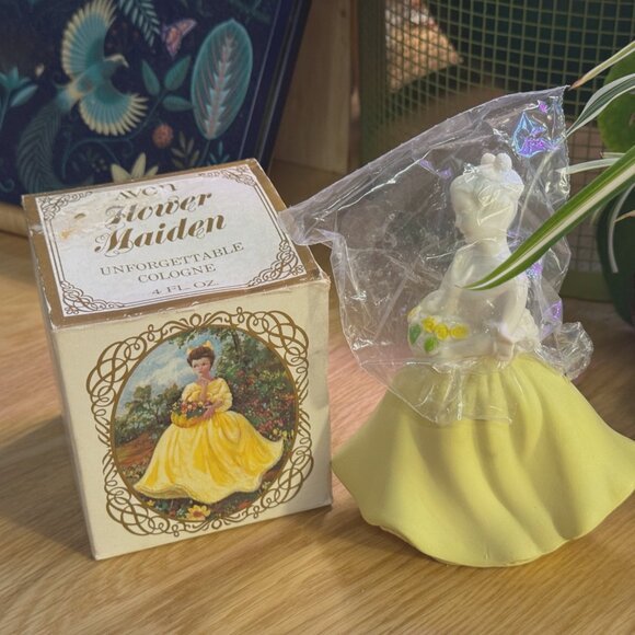Avon Flower Maiden Unforgettable Figural Bottle, Vintage Circa 1974 - Picture 1 of 16
